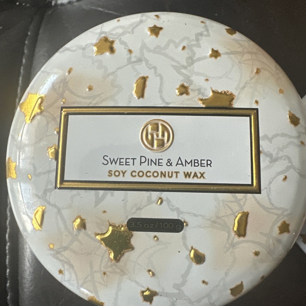 Huntington Home 3.5 oz Two Tin Candles Sweet‎ Pine & Amber + Shortbread Cookies - Picture 3 of 8